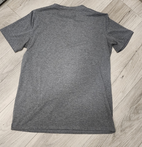 LOVE Tshirt With Classy Design - Picture 5 of 6